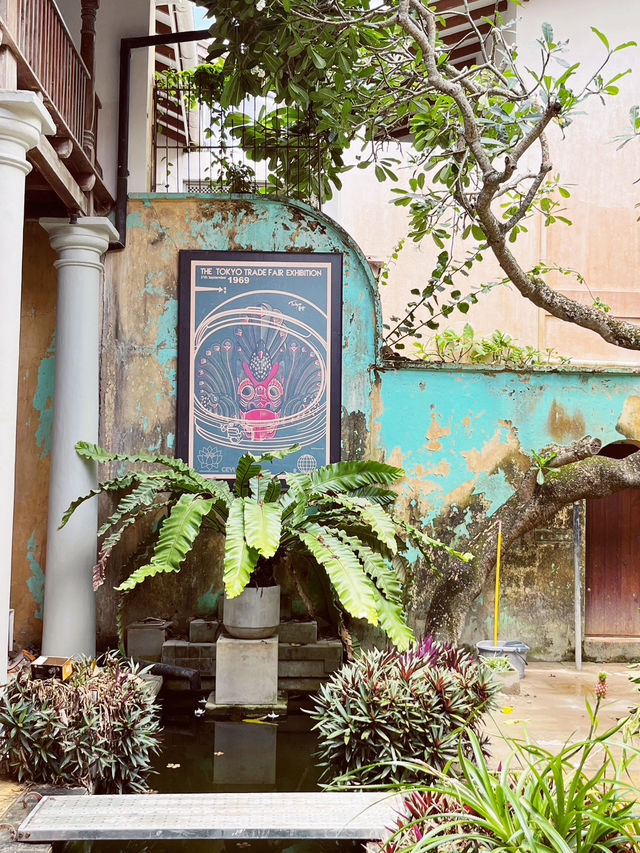 🏺 Galle Fort Boutiques: Where Dutch Bricks Meet Artisan Magic! 🎨