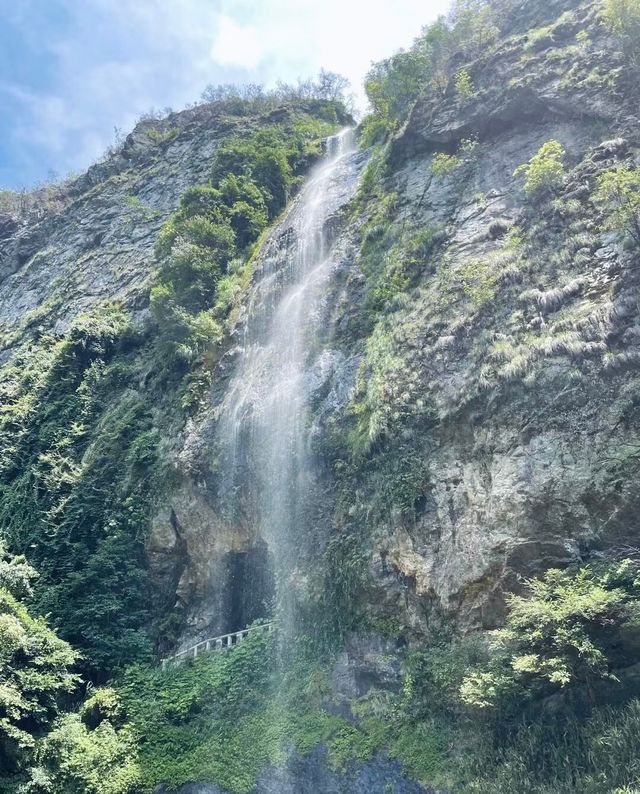 隱藏版瀑布仙境 隱藏版瀑布仙境