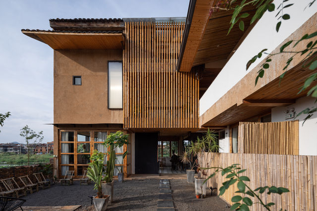 湖面倒影太夢幻