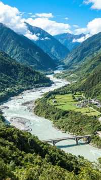 唱著情歌去康定！進雪山下的浪漫小城