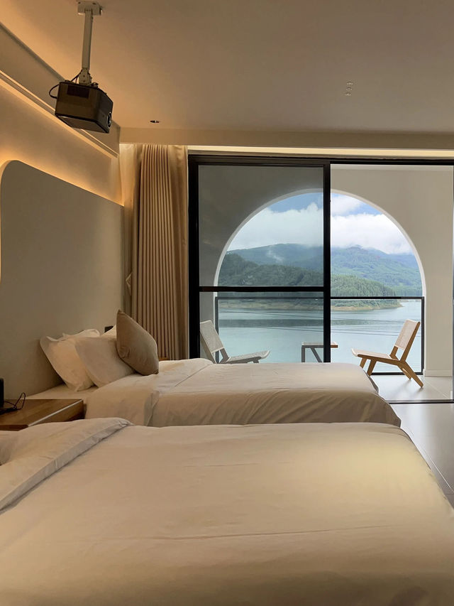 瓦屋山民宿，住進山水畫裡！