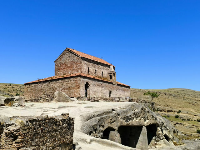 시간을 품은 석조 도시—우프리스치케의 숨겨진 역사 탐방 시간을 품은 석조 도시—우프리스치케의 숨겨진 역사 탐방