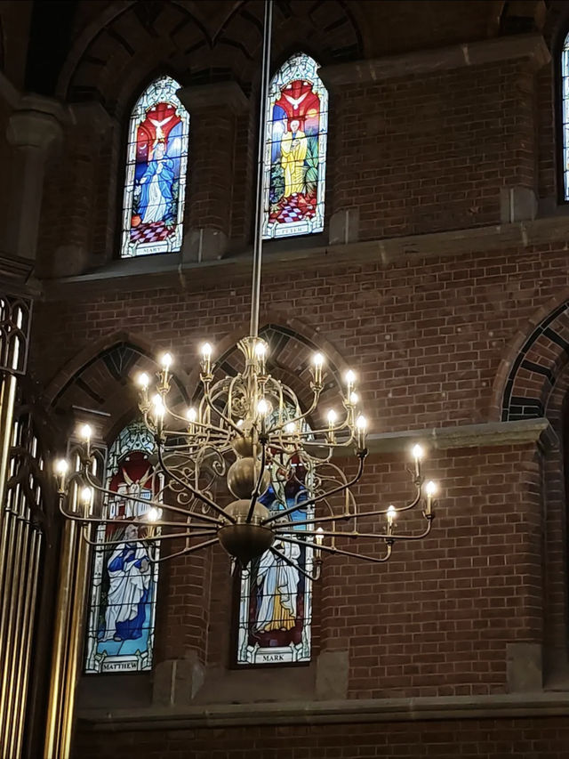 深秋限定在上海百年紅教堂遇見金色浪漫