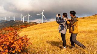 은시 치위에산 가을겨울 여행 가이드: 고산 초원의 황금빛과 눈부신 백색을 만나다