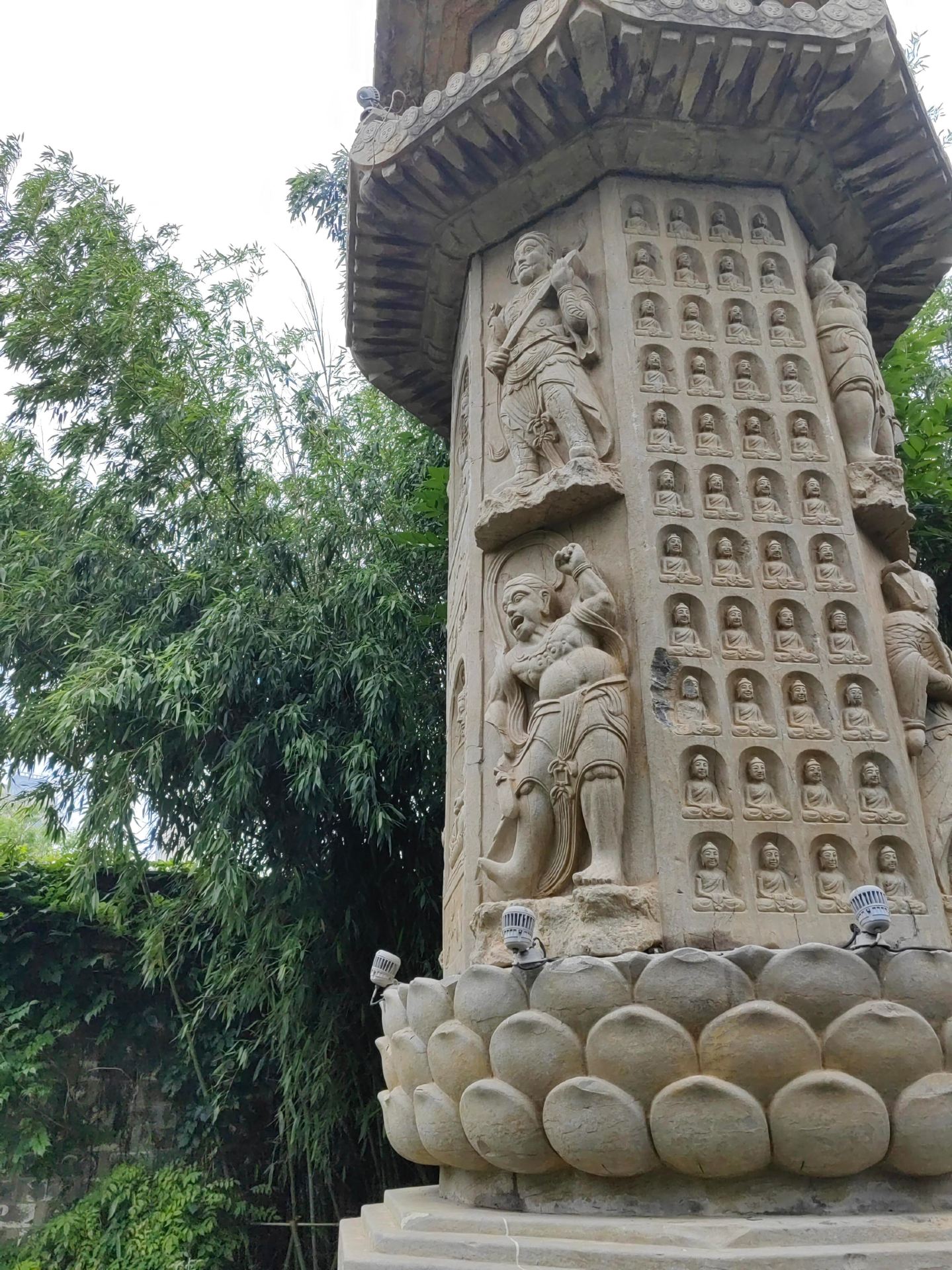Vườn Fuyang Youjia | Hoa kỳ lạ và thảo mộc quý hiếm, cây thông có hình dáng độc đáo và những tảng đá kỳ dị, "bốn kỳ quan" của khu vườn này thật tuyệt vời phải không?
