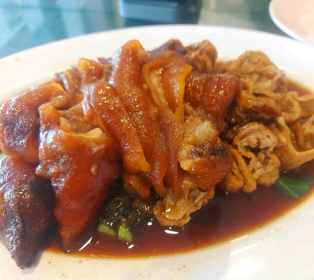 ต้มเลือดหมูนาทอง 🫕