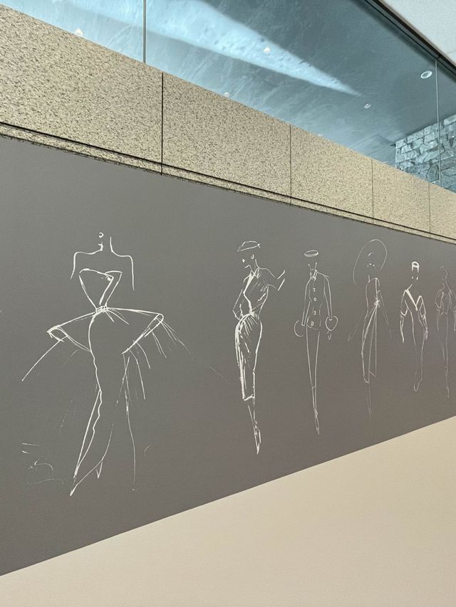 期間限定！ディオールの美術展で夢のひとときを。