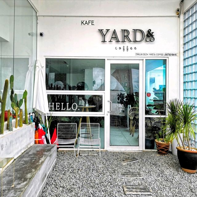 A laidback afternoon at Yard & Co! 🥧🍝☕🍮