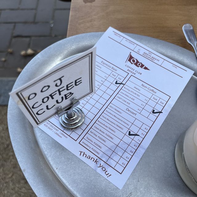 심플하지만 독특한 카페☕️공공재 커피클럽🤎