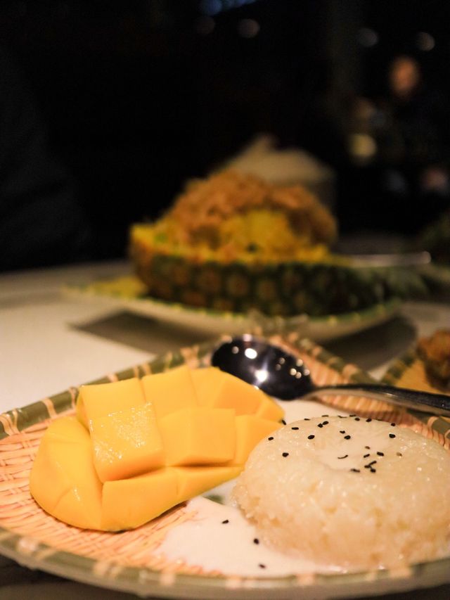旺角性價比高泰國菜｜原個菠蘿炒飯超足料