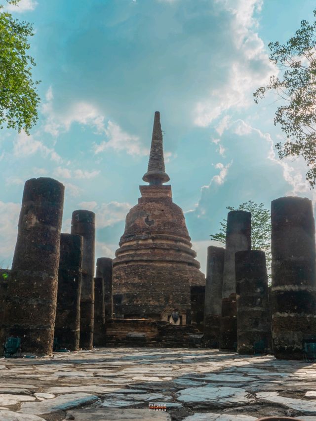 เที่ยวโบราณสถานวัดช้างล้อมสุโขทัย