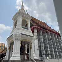 วัดกัลยาณมิตรสุดงดงาม ติดริมแม่น้ำ!!