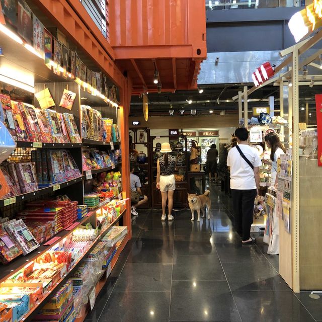 鷹歌光點美學館
