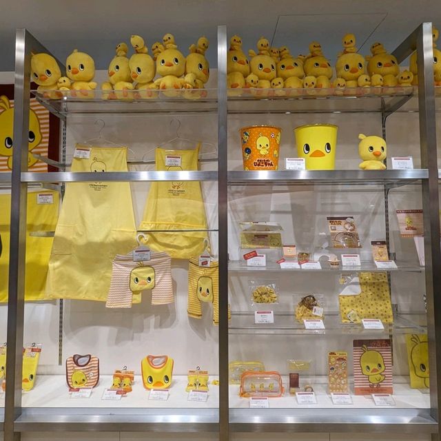 カップヌードルミュージアム、売店、展示品、安藤百福さんの色紙や私物の展示コーナー