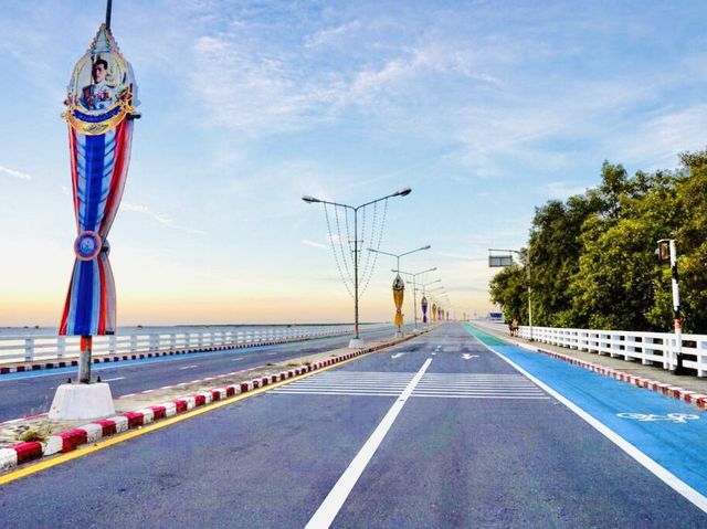 ที่เที่ยวชลบุรี วิวสวย เลียบชายทะเล