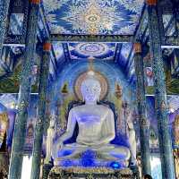 วัดร่องเสือเต้น (Blue Temple)