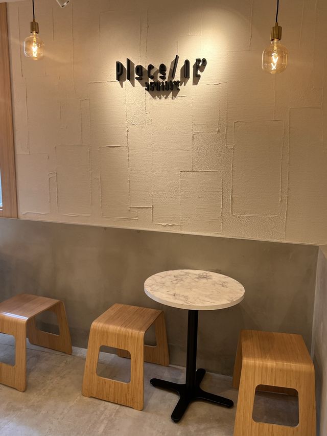 東京【新大久保】広々としたインテリアがかわいいおすすめカフェ☕️