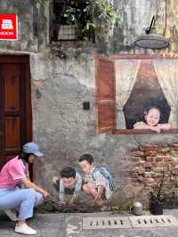 Impressive murals at Kwai Chai Hong