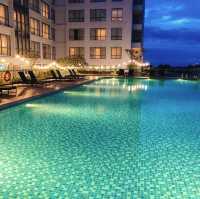 馬來西亞🇲🇾沙巴✨🌊浪漫🈵️分泳池夜景🌃📍 Kota Kinabalu Marriott Hotel