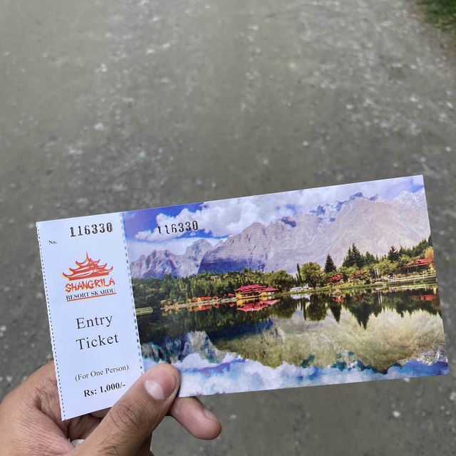 Shangri-La Lake, Skardu