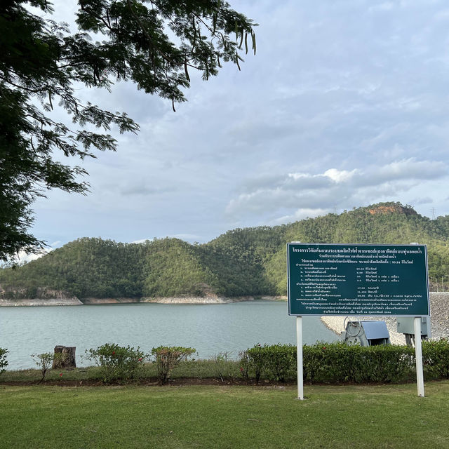 ต้องมาเยือน : เขื่อนศรีนครินทร์ จังหวัดกาญจนบุรี