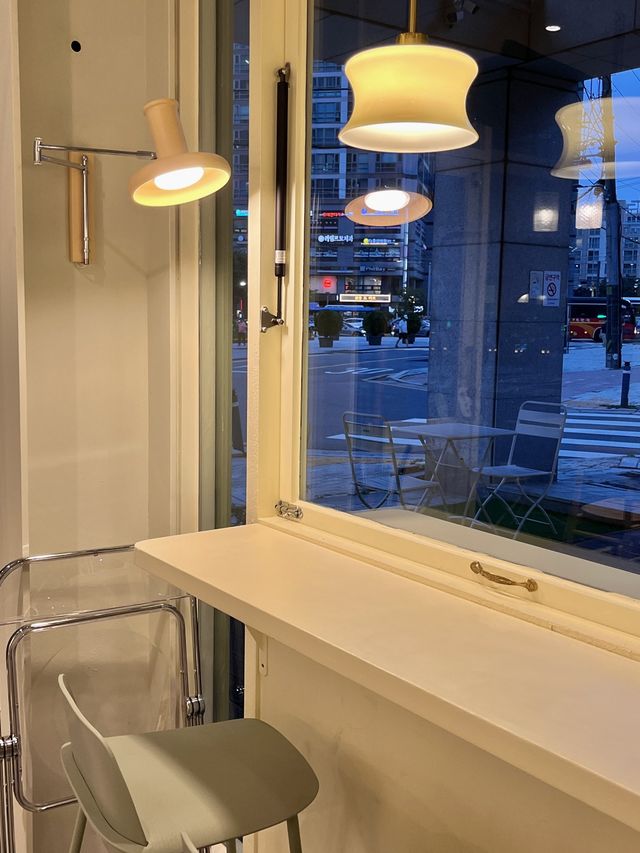 사당에 새로 생긴 감성카페, 레발콩☕️