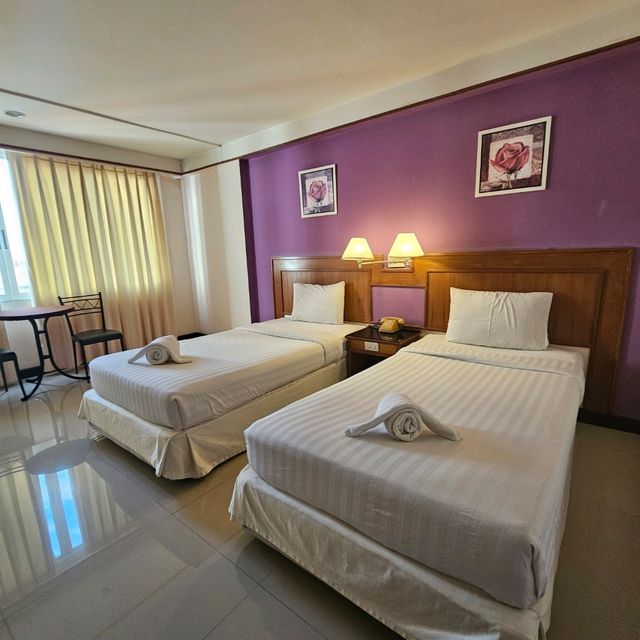 โรงแรมสองพันบุรี