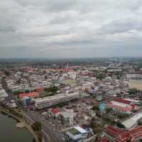 ชวนจิบกาแฟ แลวิวมุมสูง เมืองเกินร้อย