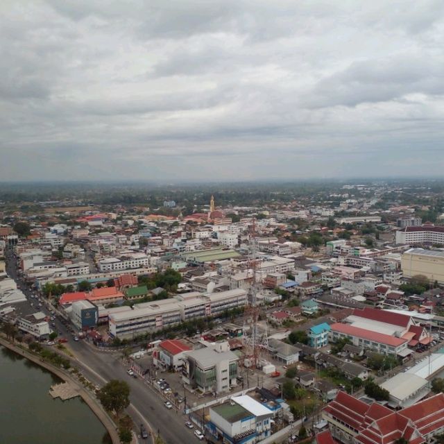 ชวนจิบกาแฟ แลวิวมุมสูง เมืองเกินร้อย