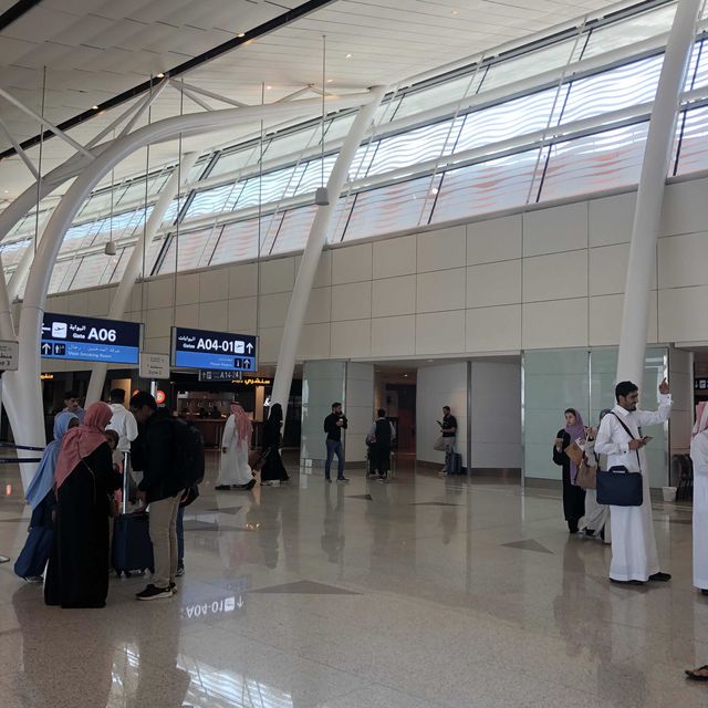 take flight from Jeddah to Riyahd 