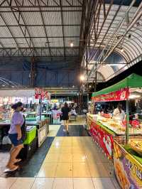 ถนนคนเดินตลาดนัดเซนทริค