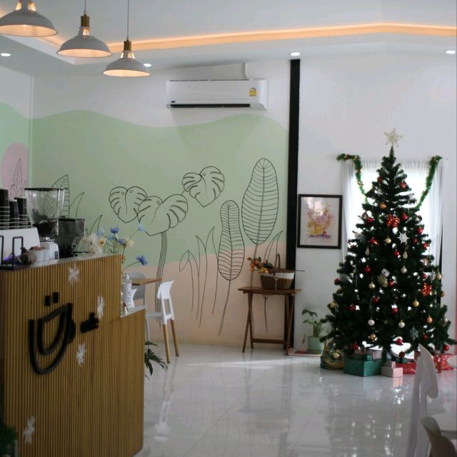 ร้านกาแฟใกล้วัดม่วง Suk arrom สุขอารมณ์ :)