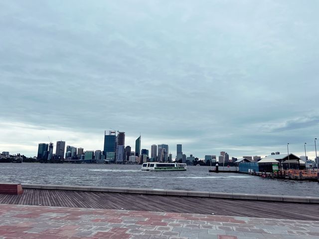 Mends St., South Perth Incredible Windy Day!