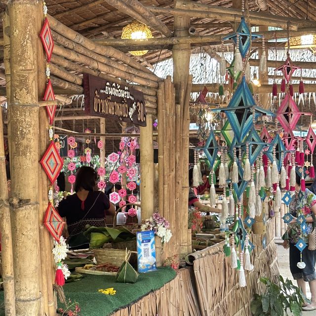 มื้อเที่ยงเรียบๆง่ายๆที่ ตลาดโอ๊ะป่อย ราชบุรี🐝