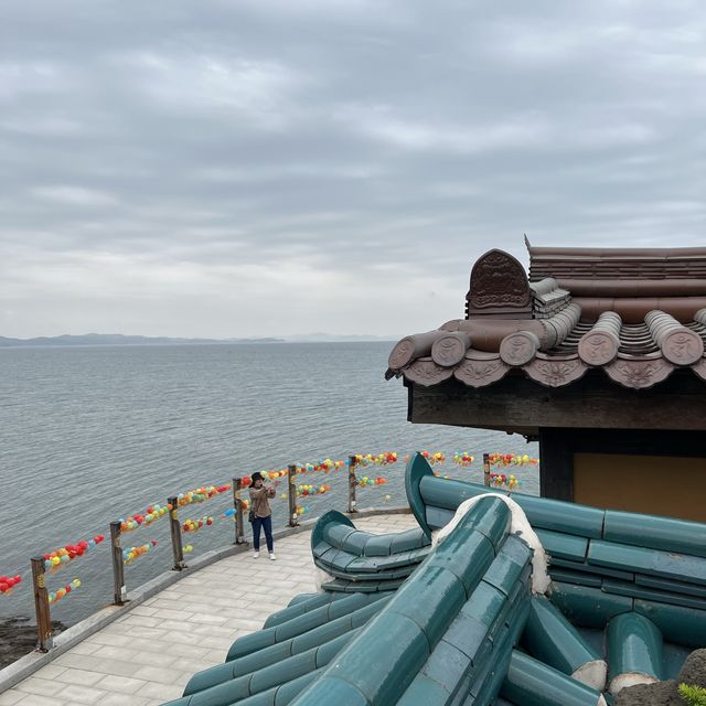 섬전체가 절인 바다위에 사찰 간월암🌅