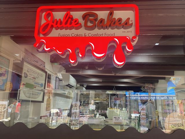 Julie Bakes - Fusion Cakes