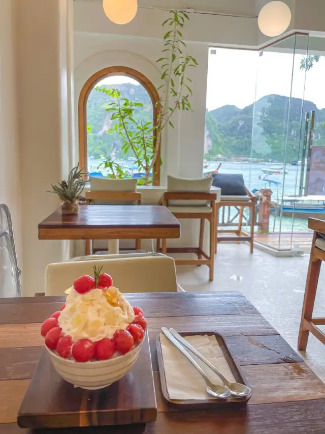 태국 피피섬 인스타 감성 카페 Qoori Qoori Cafe 수박 빙수