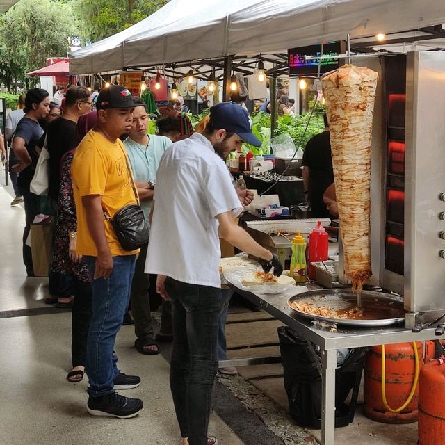 Shopping &Food Fair In A Magical Kingdom