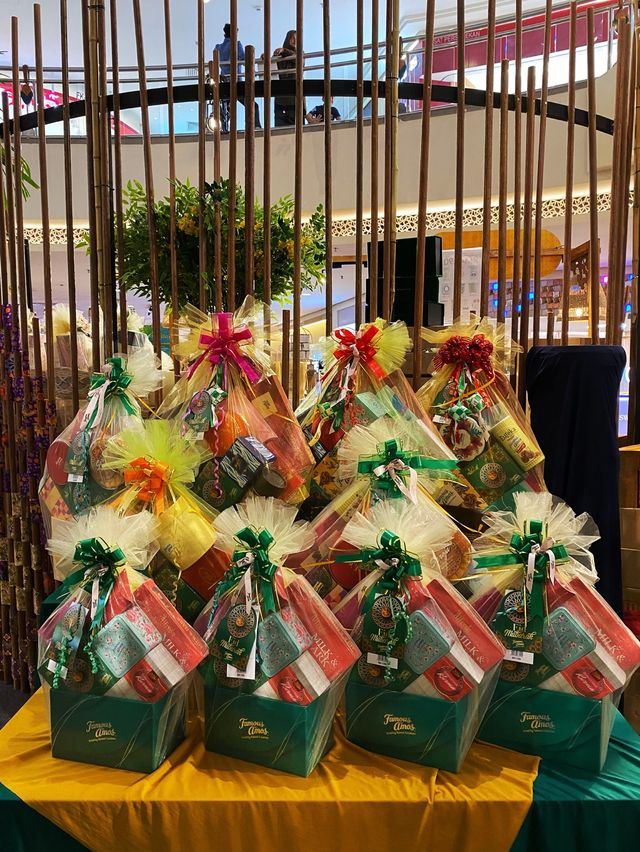 Selamat Hari Raya from Midvalley 😍