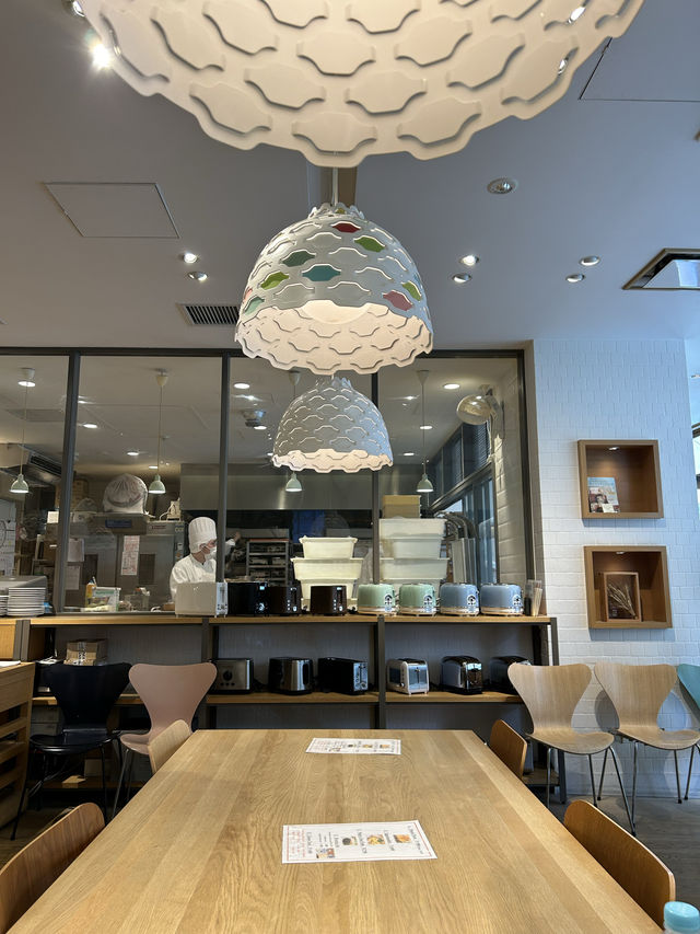 Trying the viral bakery in Tokyo
