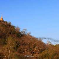 ชมค้างคาวร้อยล้าน วัดเขาช่องพราน ราชบุรี