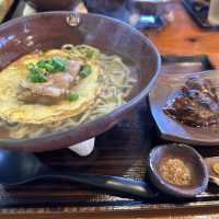 【沖縄】あぐーだしスープが特徴的な沖縄そばのお店