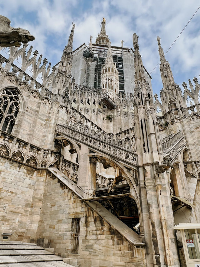 ไม่มีที่ติ สมชื่อ Duomo di Milano สวยวิจิตร