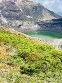 【宮城県】わずか30%の確率でしか見れない絶景「蔵王の御釜」