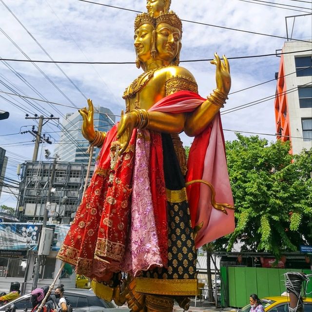 ไหว้พระพิฆเนศที่แยกห้วยขวาง