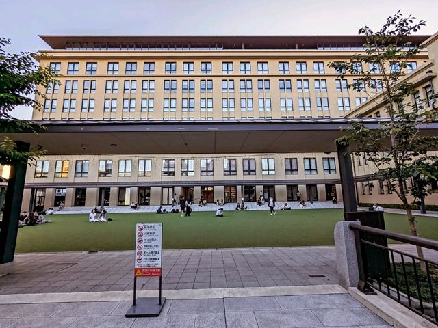 日本京都-百年舊校舍改建的複合式商場：立誠花園HULIC