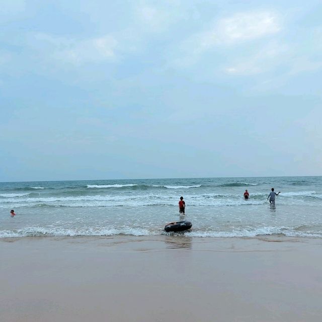 ชมทะเลเมืองจันทน์ ที่หาดเจ้าหลาว