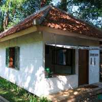 DUMUK BARETO | A SUNDANESE RESTAURANT WITH A VINTAGE TOUCH,OR "BARETO"