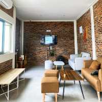 COFFITH COFFEE KITCHEN | WITH A COMFORTABLE INDOOR AREA & THE OUTDOOR SIDE IS COZY