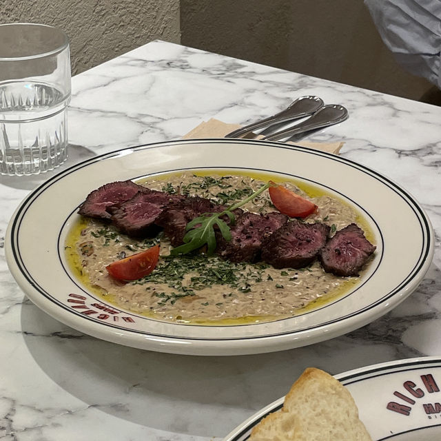 ヨンナムドンのど真ん中にある最高に美味しいディナーが楽しめるお店"Richardhaus"🍽✨ ヨンナムドンのど真ん中にある最高に美味しいディナーが楽しめるお店"Richardhaus"🍽✨